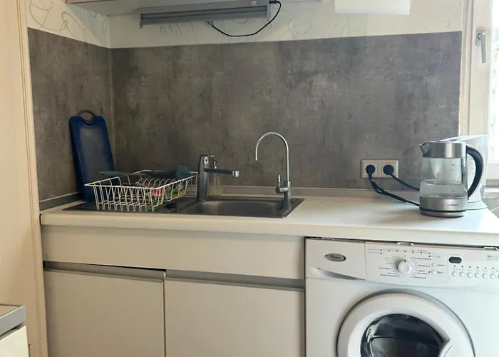 منزل للإقامة Stylisches Privatzimmer In Ruhiger Lage شفاينفورت